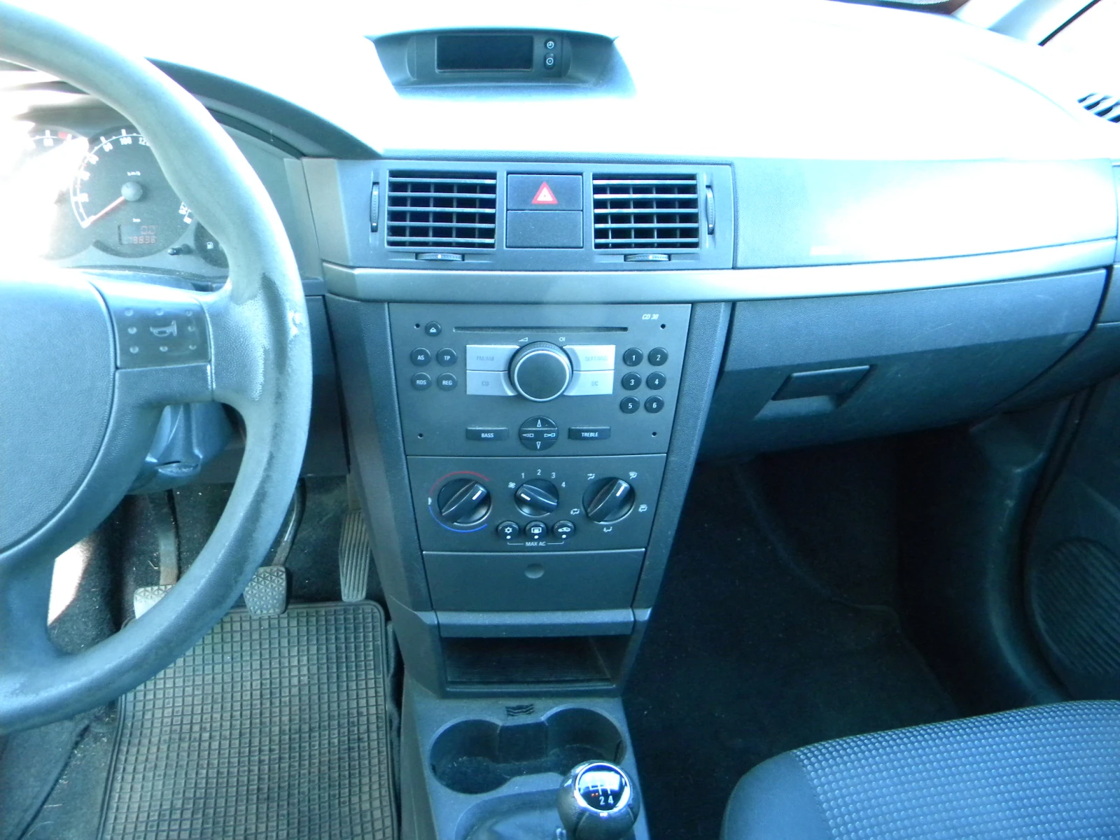 Opel Corsa 1.4* FACE LIFT* EURO4 | Mobile.bg � ����������� 15