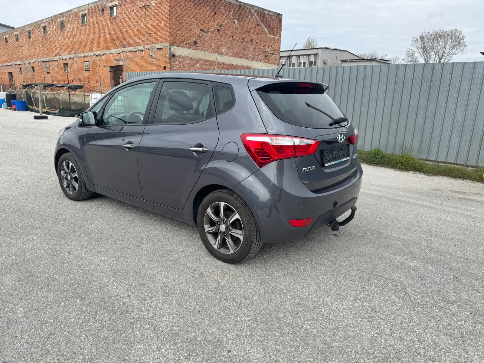 Hyundai Ix20, снимка 3 - Автомобили и джипове - 53946959