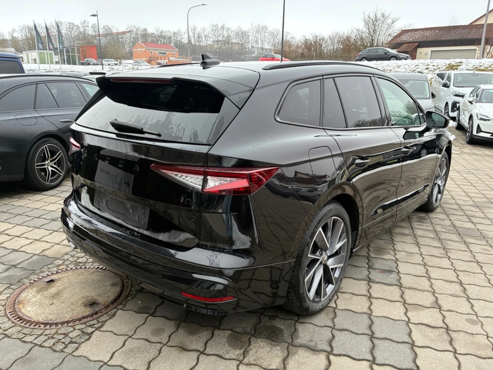 Skoda Enyaq 60 Sportline, снимка 3 - Автомобили и джипове - 53976333