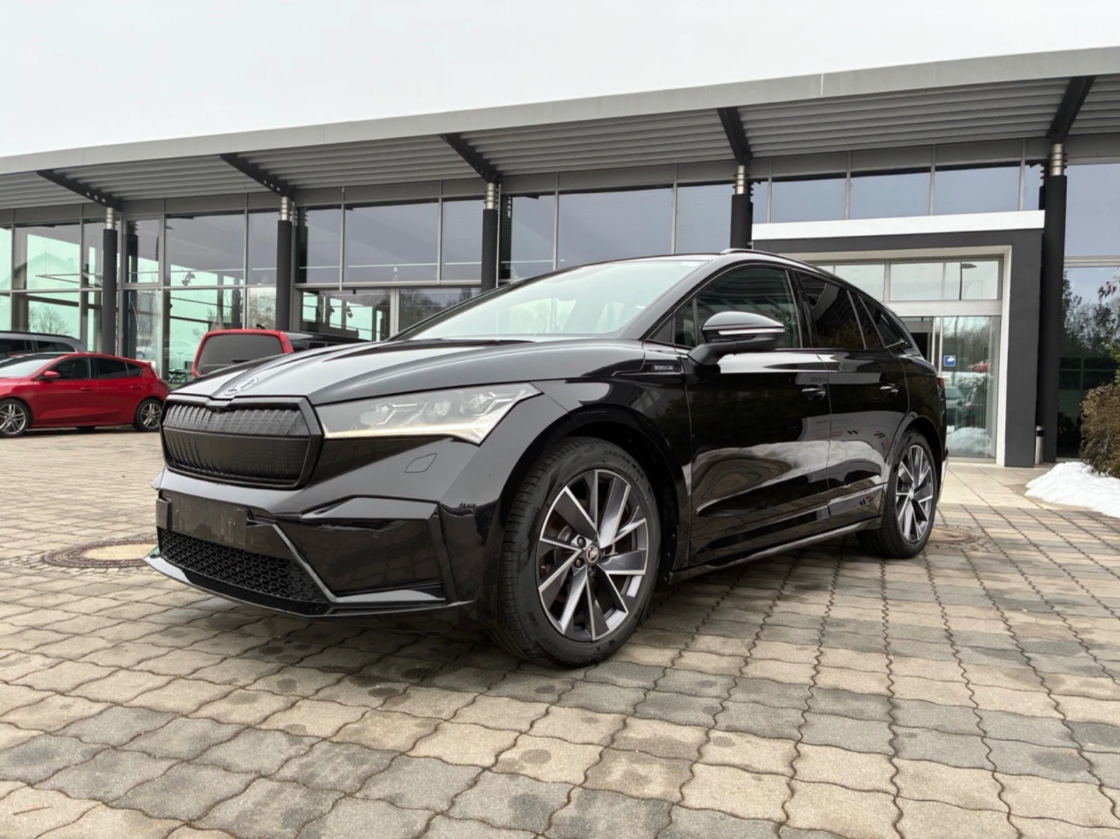 Skoda Enyaq 60 Sportline, снимка 2 - Автомобили и джипове - 53976333