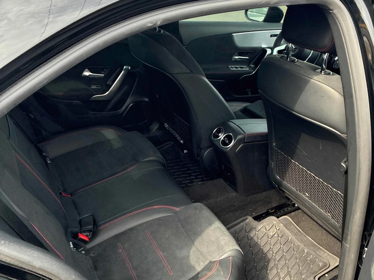 Mercedes-Benz A 220 AMG-pkg* Keyless* CarPlay* Подгрев* Пано, снимка 13 - Автомобили и джипове - 54065403