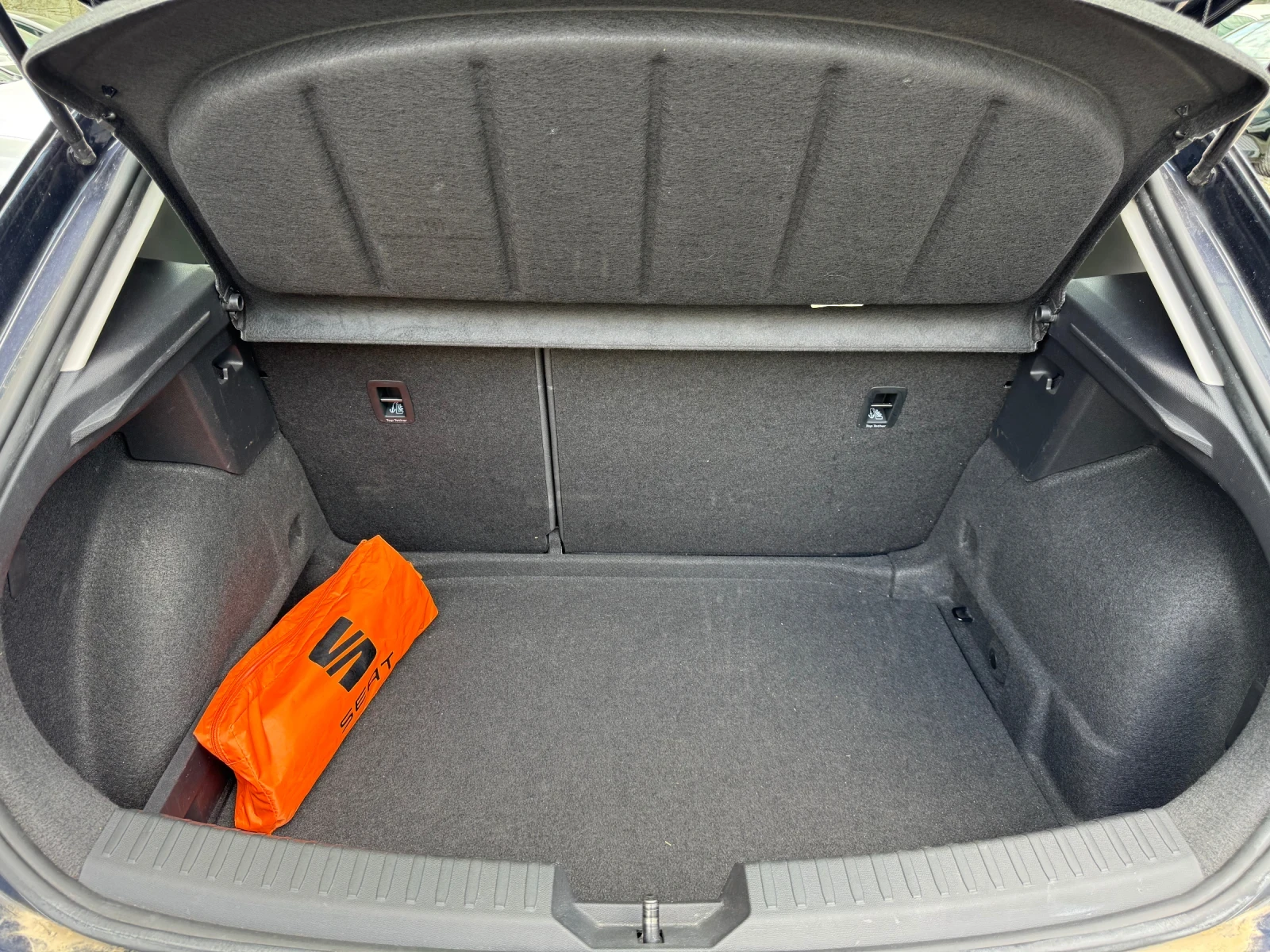 Seat Leon 2.0TDI* DSG* Style, снимка 11 - Автомобили и джипове - 54633692