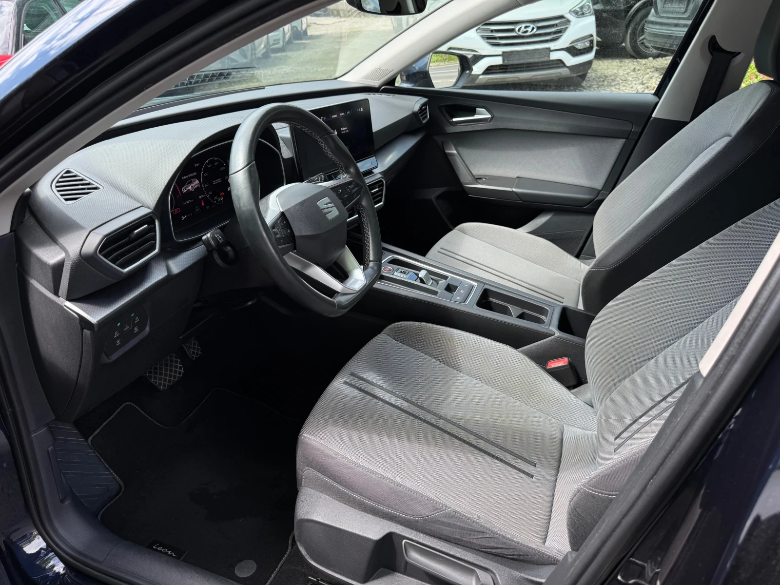 Seat Leon 2.0TDI* DSG* Style, снимка 9 - Автомобили и джипове - 54633692