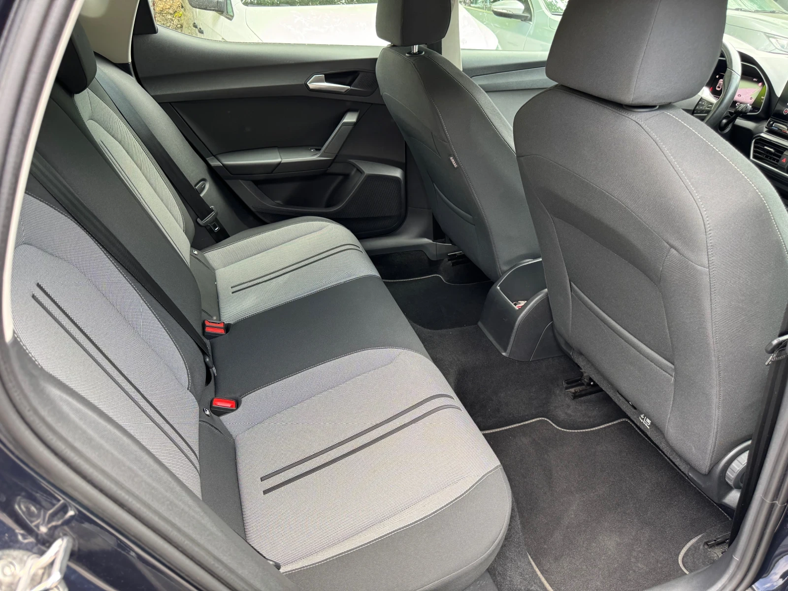 Seat Leon 2.0TDI* DSG* Style, снимка 12 - Автомобили и джипове - 54633692