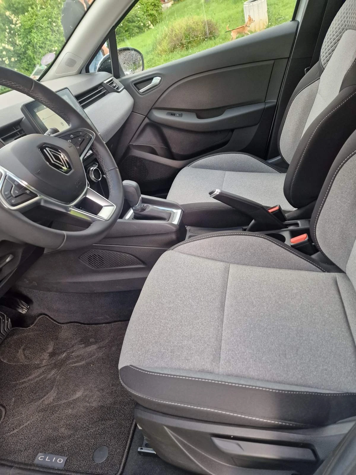 Renault Clio, снимка 5 - Автомобили и джипове - 54713860