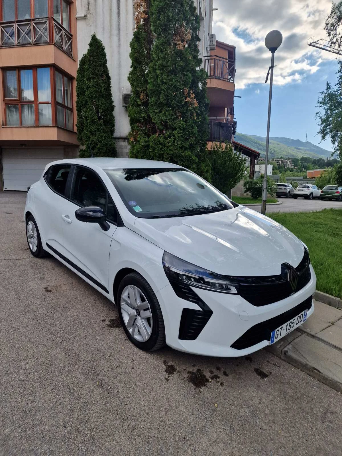 Renault Clio, снимка 3 - Автомобили и джипове - 54713860