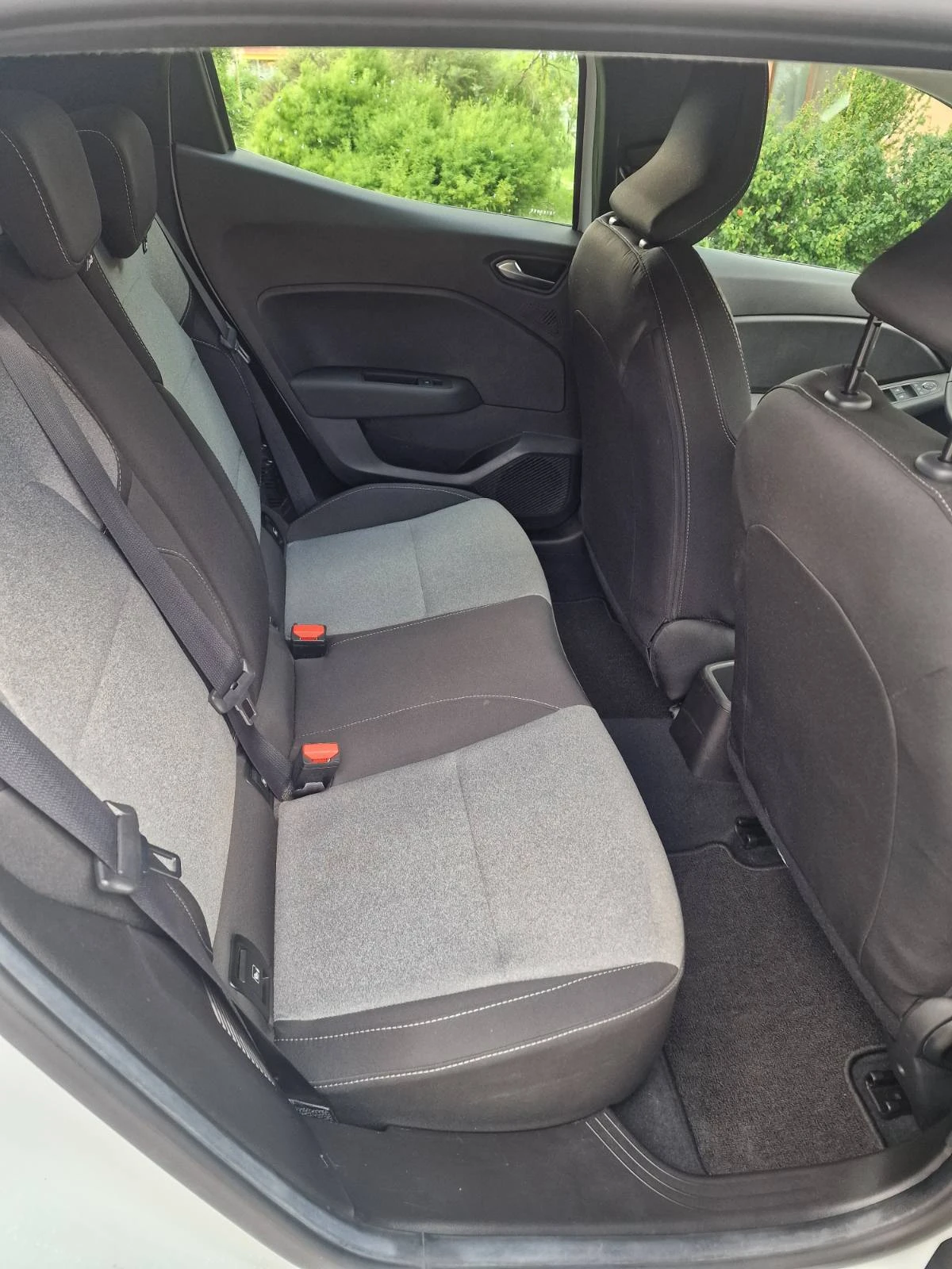 Renault Clio, снимка 6 - Автомобили и джипове - 54713860
