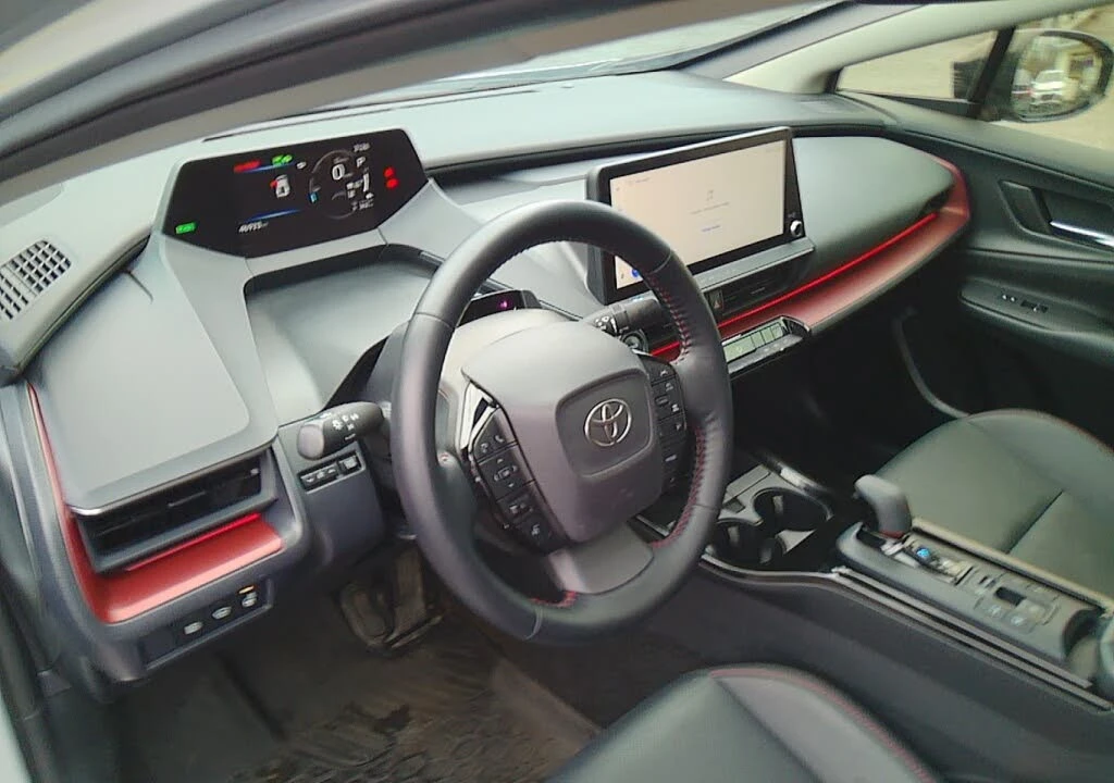 Toyota Prius Prime XSE FWD PHEV, снимка 13 - Автомобили и джипове - 55172464