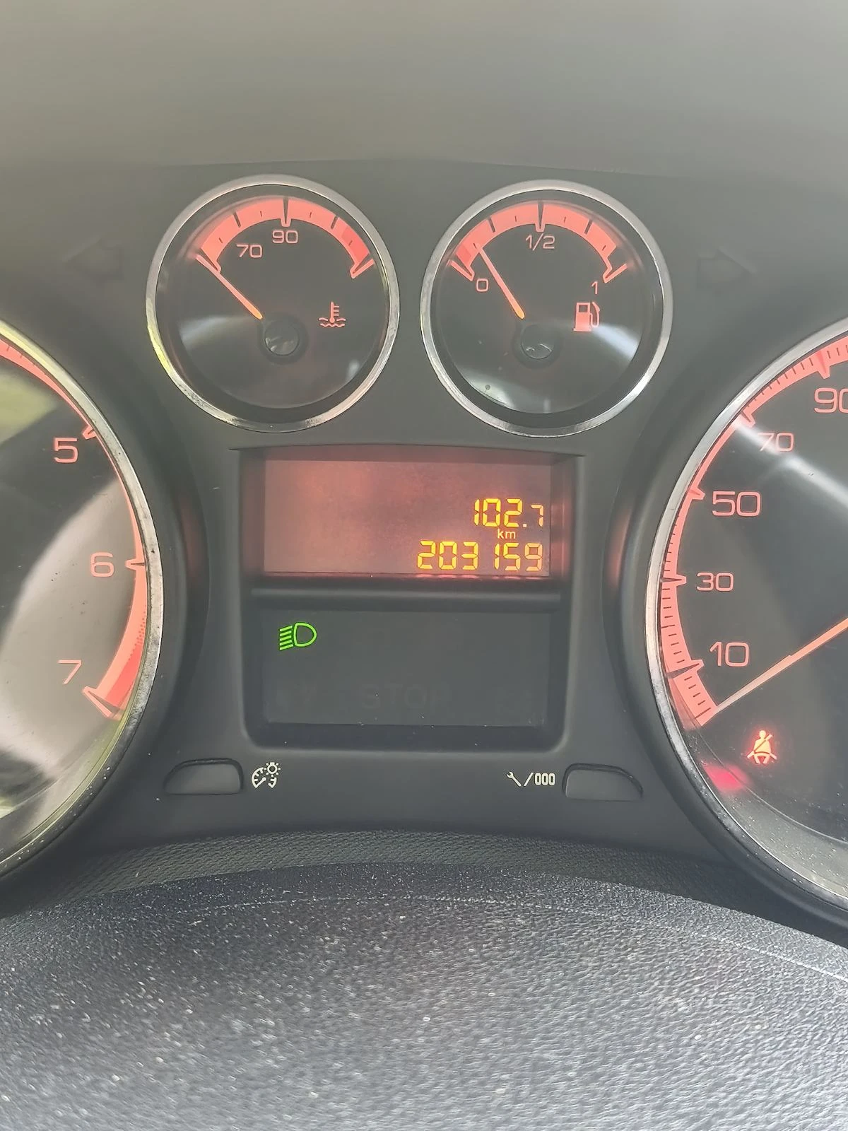 Peugeot 308 1.6i, снимка 2 - Автомобили и джипове - 55223278