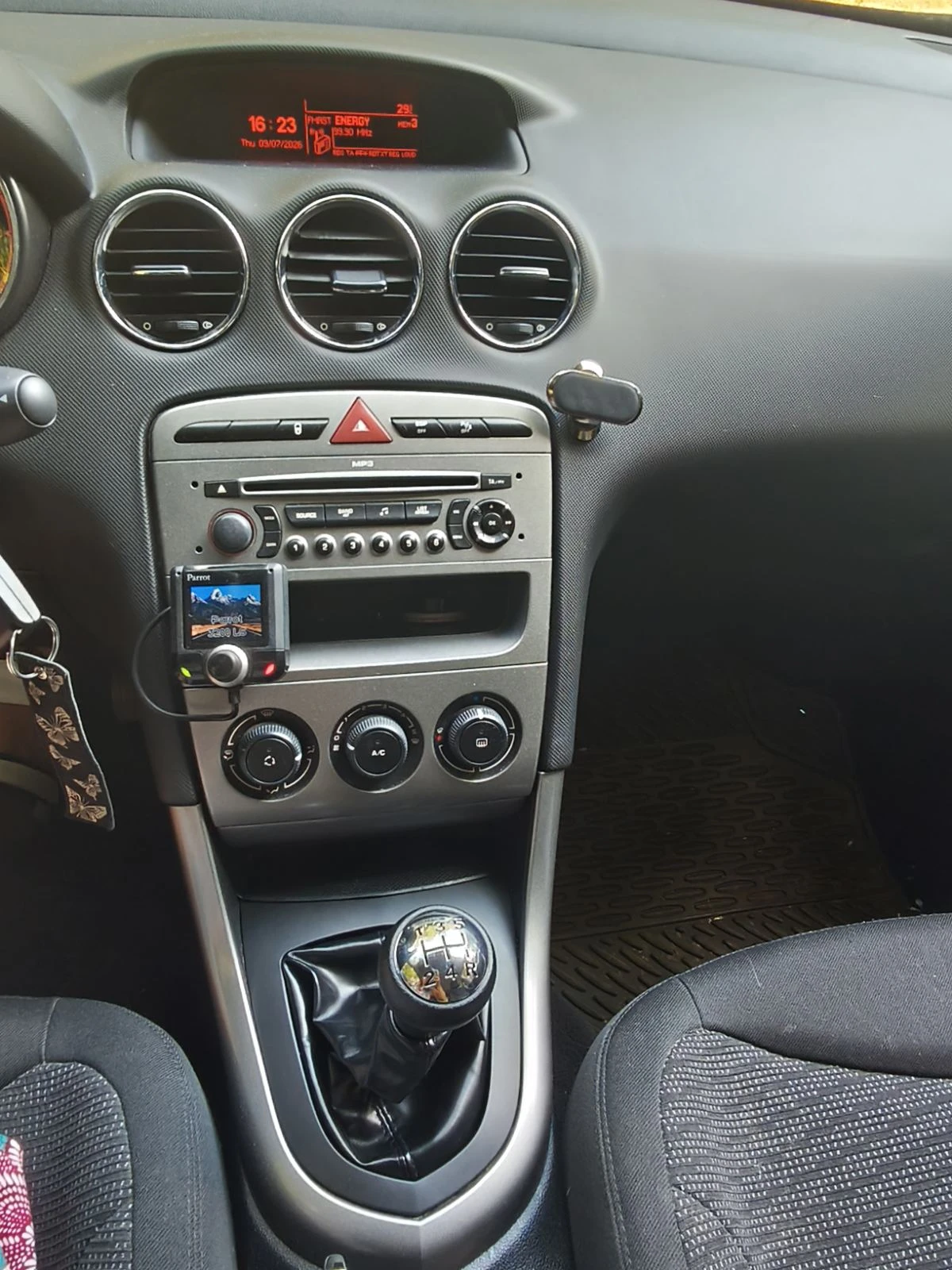 Peugeot 308 1.6i, снимка 3 - Автомобили и джипове - 55223278