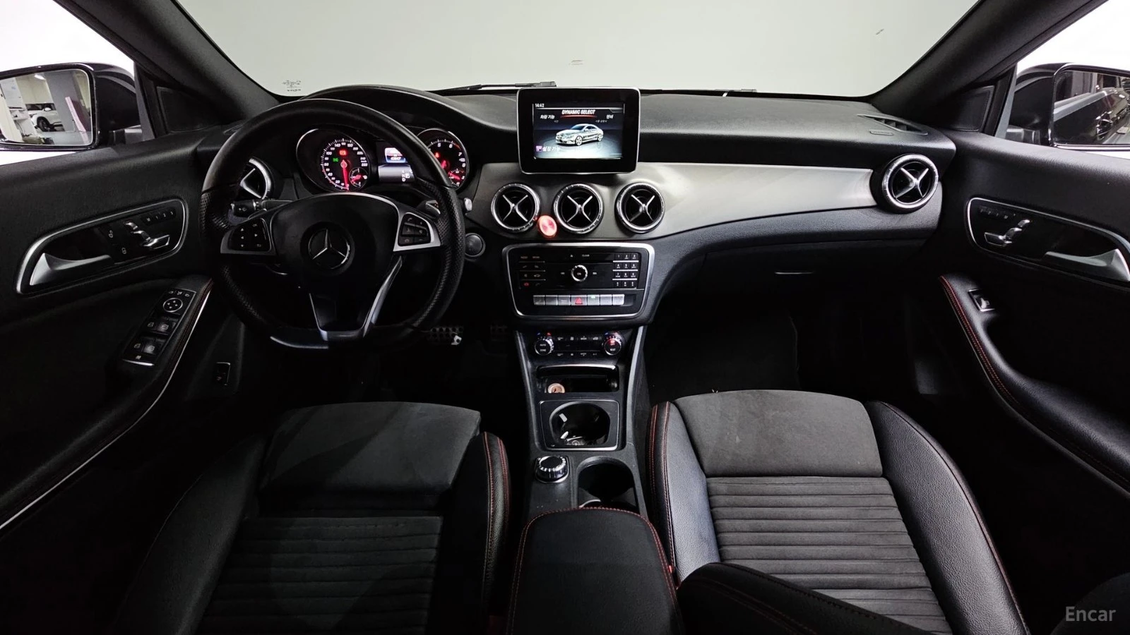 Mercedes-Benz CLA 220 AMG, снимка 6 - Автомобили и джипове - 55571800