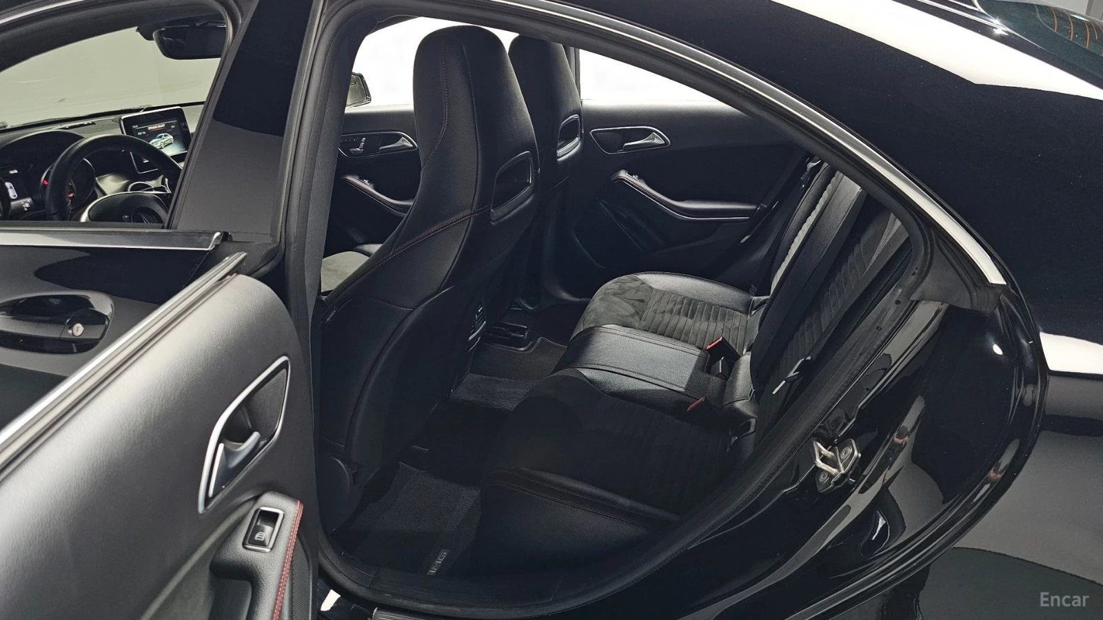 Mercedes-Benz CLA 220 AMG, снимка 11 - Автомобили и джипове - 55571800