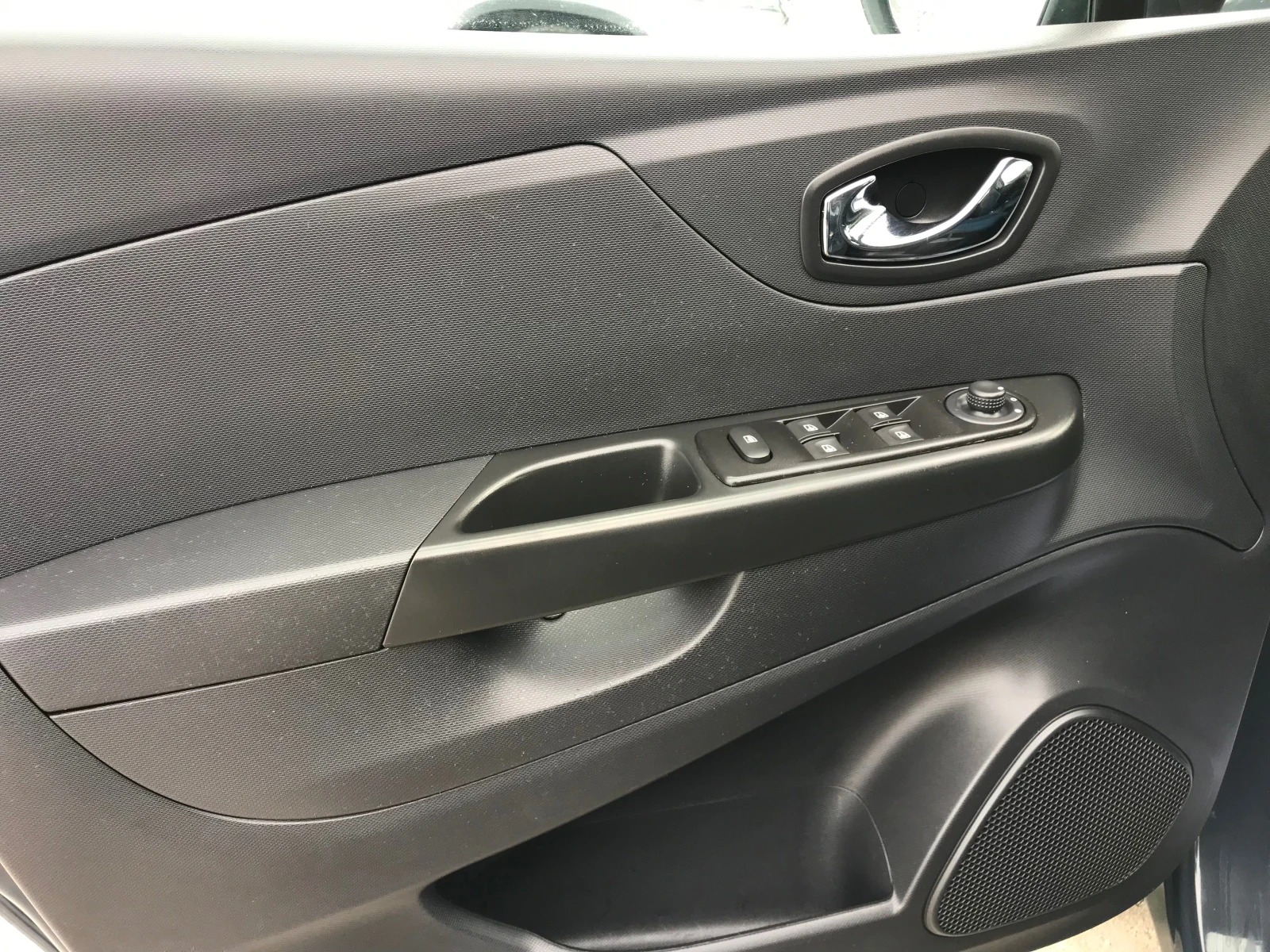 Renault Captur 1.5dci-110kc.-2014g, снимка 16 - Автомобили и джипове - 55595644