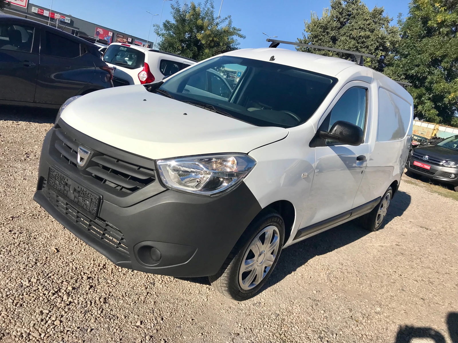 Dacia Dokker 1.5dci-75kc. 2015g., снимка 3 - Автомобили и джипове - 55595644