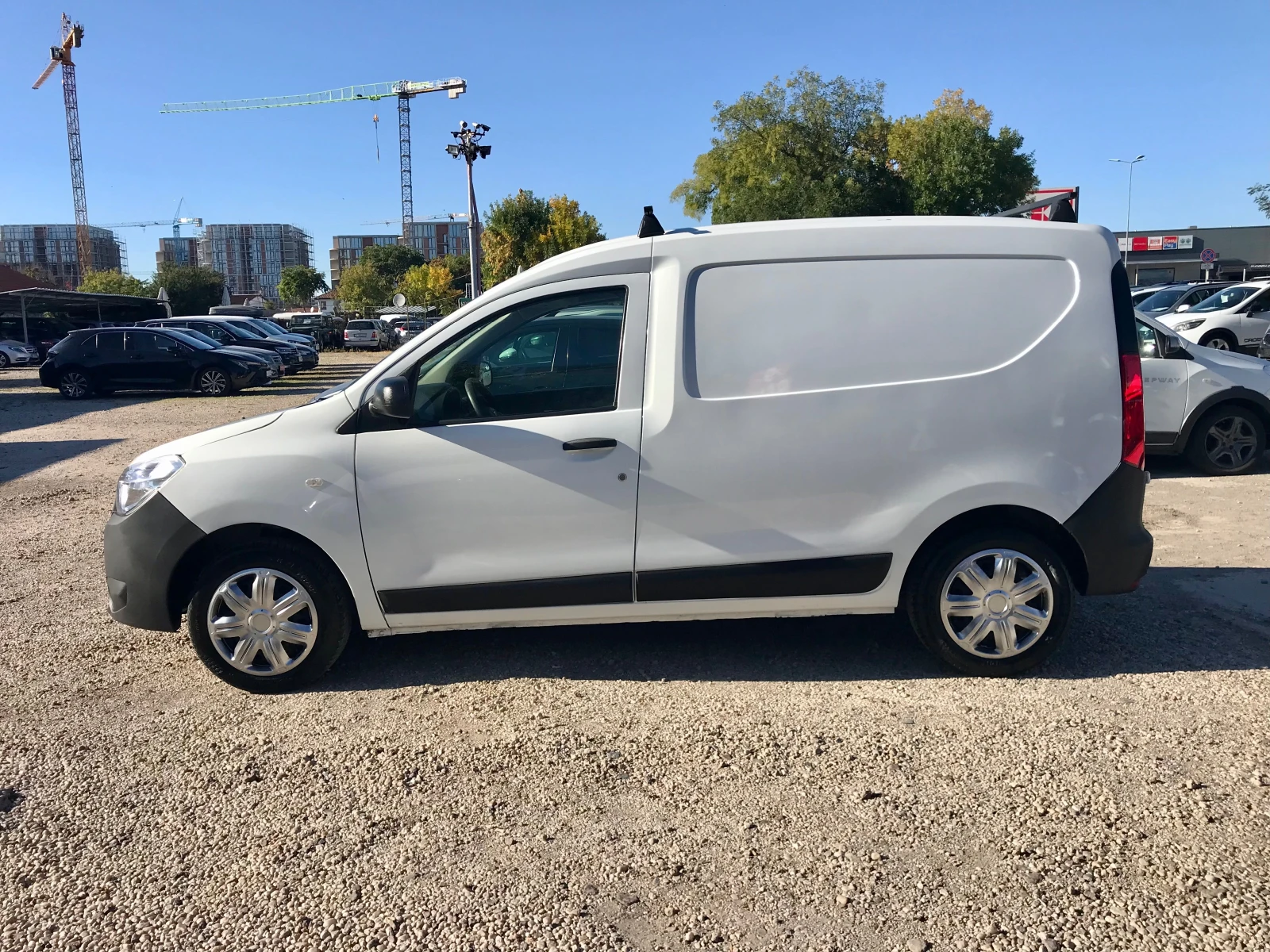 Dacia Dokker 1.5dci-75kc. 2015g., снимка 4 - Автомобили и джипове - 55595644