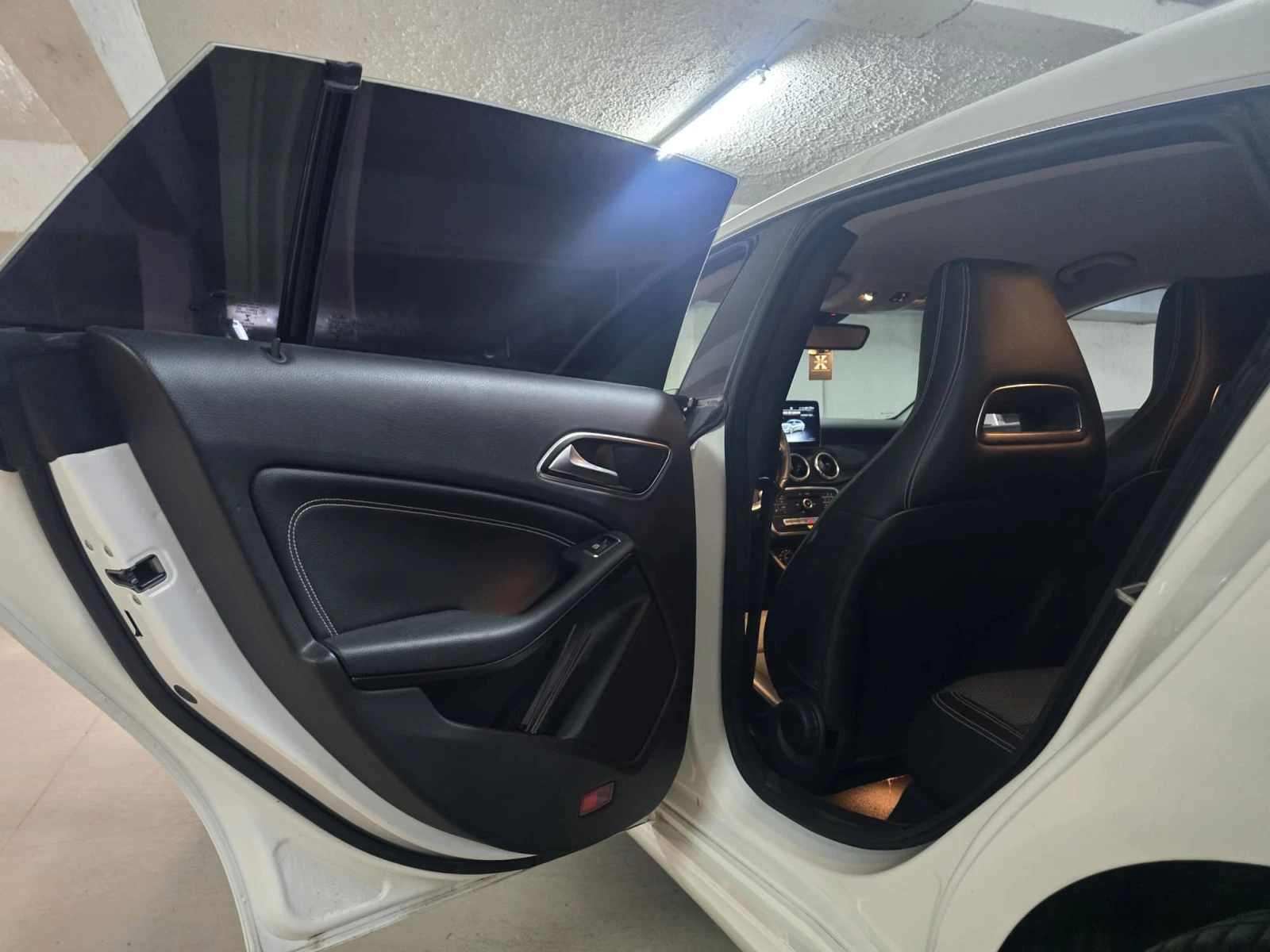 Mercedes-Benz CLA 180 Shooting Brake, снимка 9 - Автомобили и джипове - 55651066