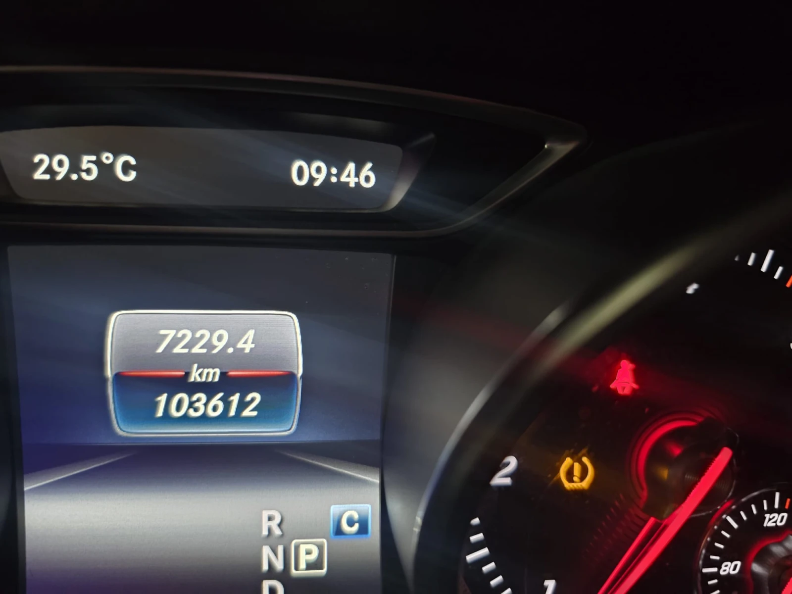 Mercedes-Benz CLA 180 Shooting Brake, снимка 12 - Автомобили и джипове - 55651066