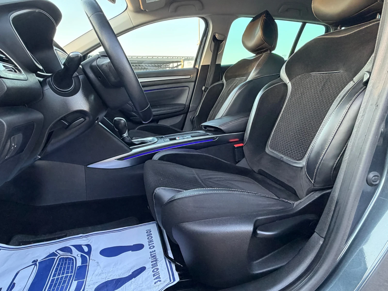 Renault Megane 1.5DCI АВТОМАТ ИТАЛИЯ, снимка 7 - Автомобили и джипове - 55732363