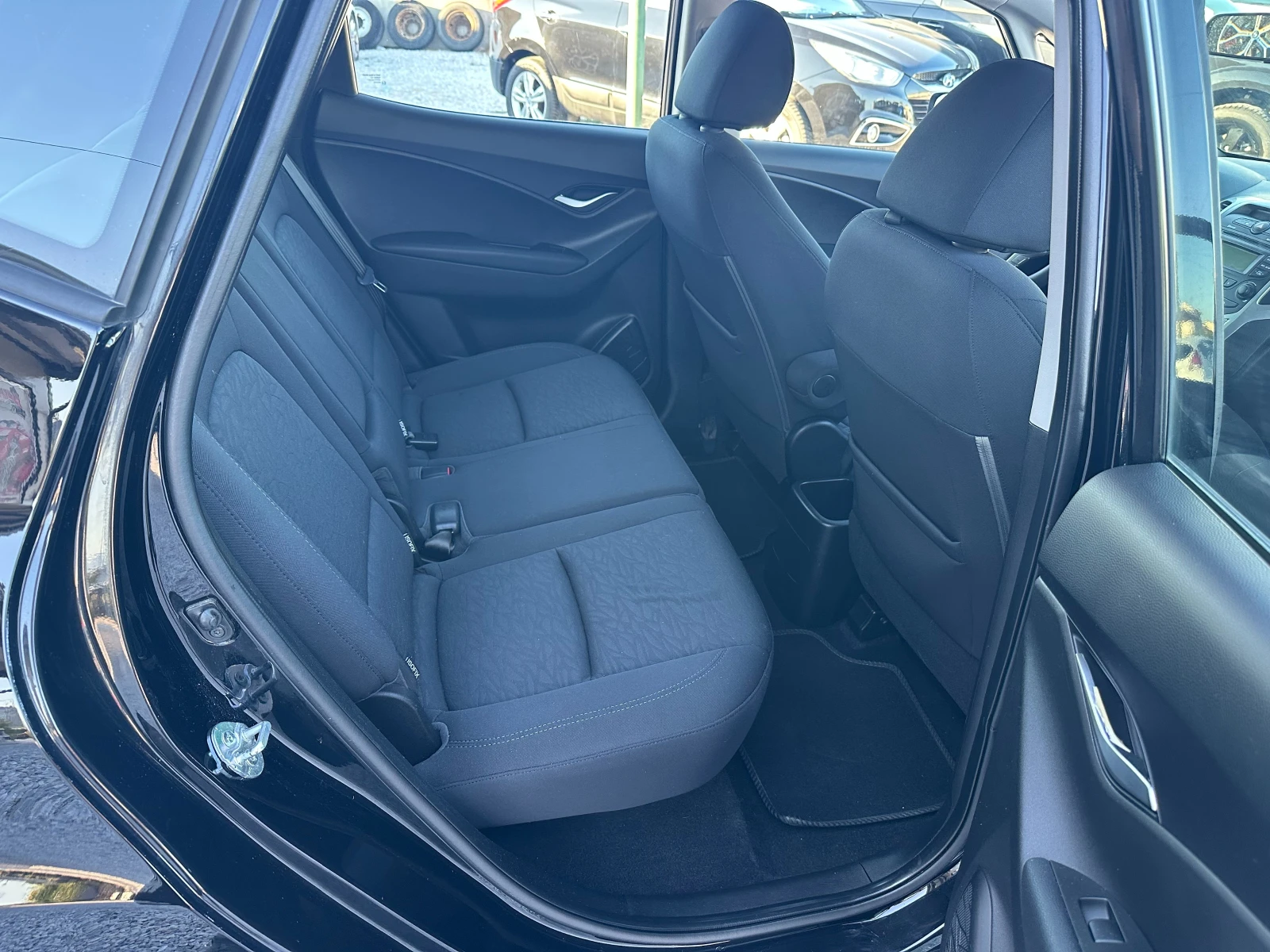 Hyundai Ix20 1.4CRDI, снимка 7 - Автомобили и джипове - 56128695