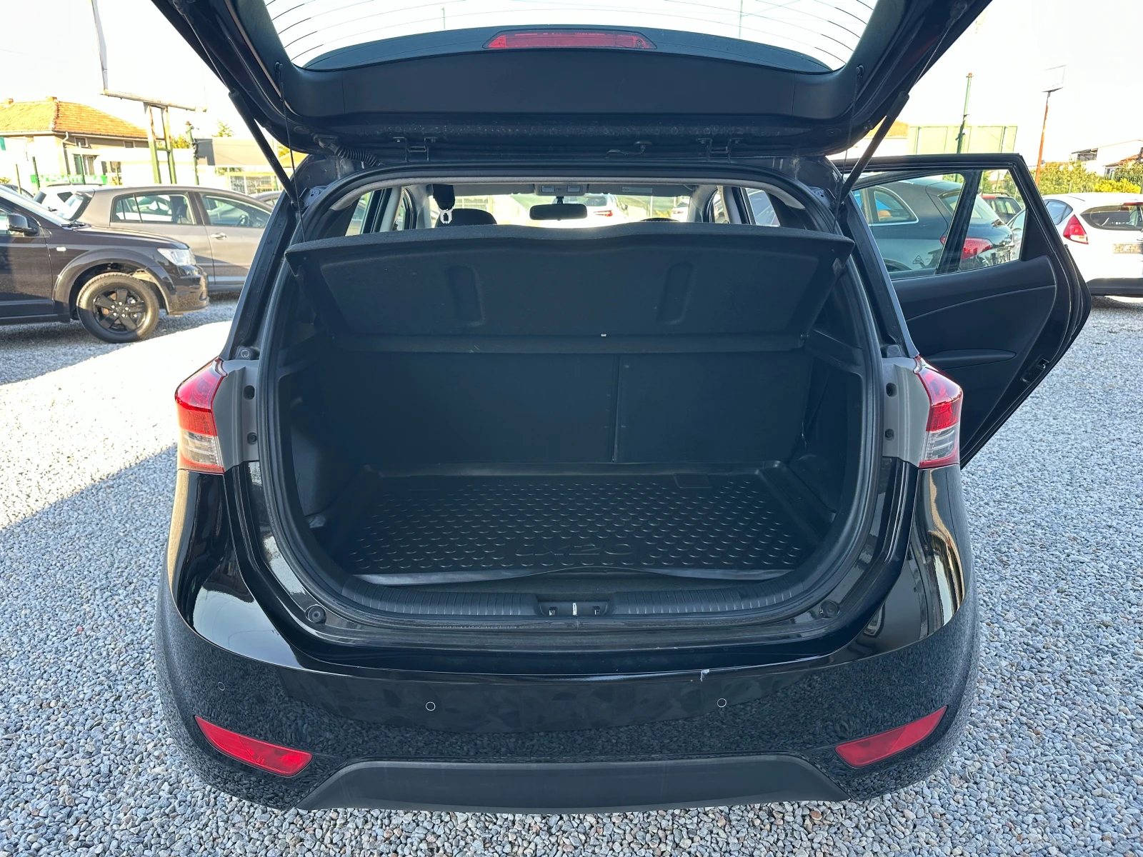 Hyundai Ix20 1.4CRDI, снимка 8 - Автомобили и джипове - 56128695