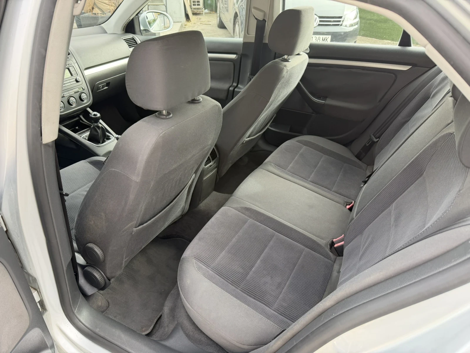 VW Jetta, снимка 7 - Автомобили и джипове - 56662415
