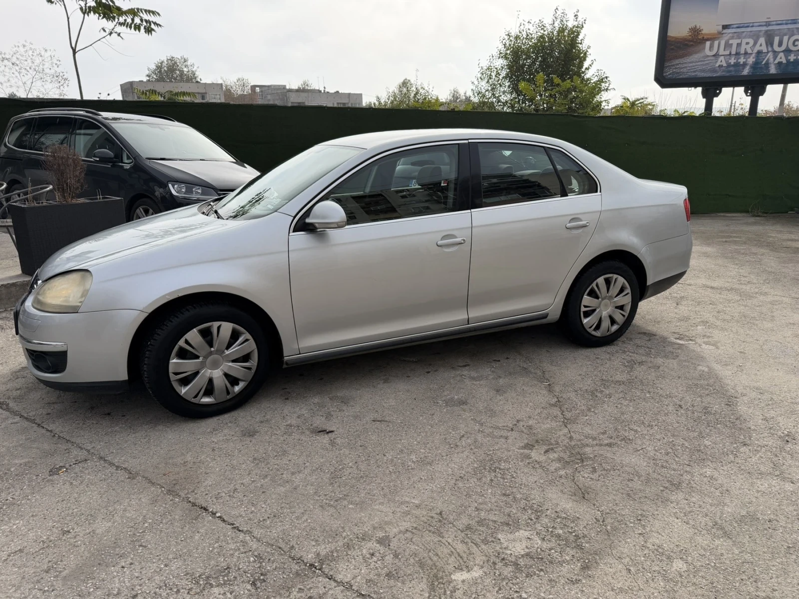 VW Jetta, снимка 2 - Автомобили и джипове - 56662415