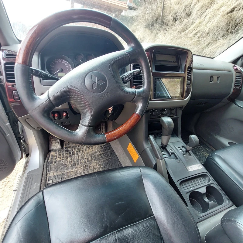 Mitsubishi Pajero 3.5 GDI, снимка 3 - Автомобили и джипове - 43885853