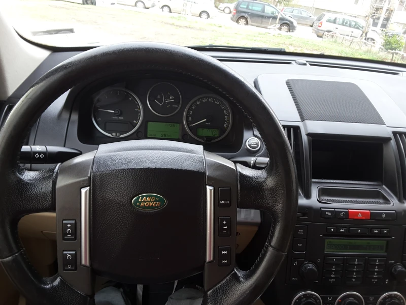 Land Rover Freelander 2.2td 170000км. АВТОМАТ КОЖА, снимка 15 - Автомобили и джипове - 49513141