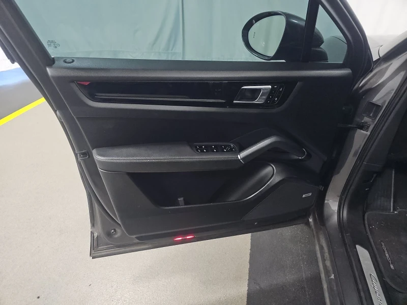 Porsche Cayenne, снимка 9 - Автомобили и джипове - 53491167