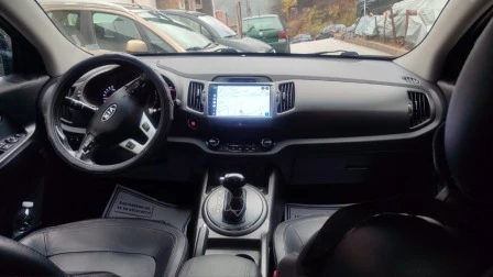 Kia Sportage 2.0i/АВТОМАТ/4X4, снимка 9 - Автомобили и джипове - 54552693