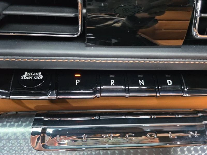 Lincoln Aviator 3.0 C Automatic, снимка 9 - Автомобили и джипове - 55787672