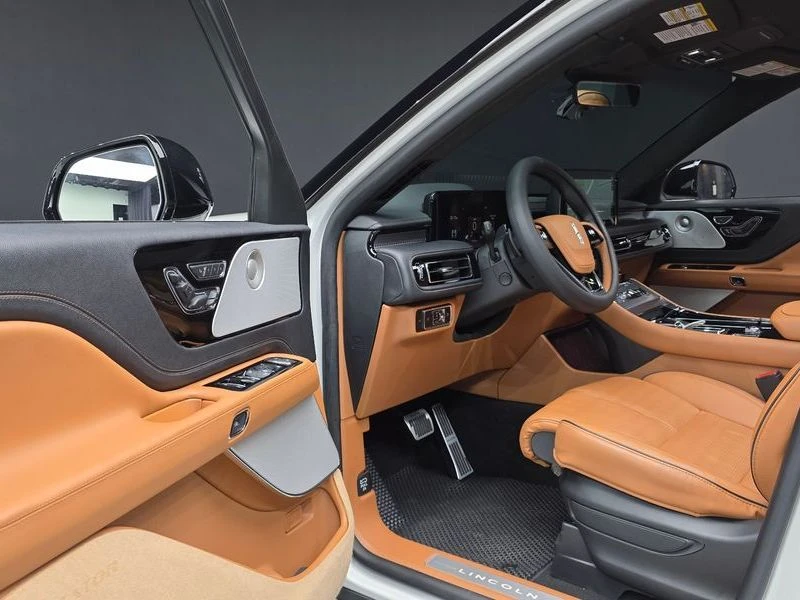 Lincoln Aviator 3.0 C Automatic, снимка 13 - Автомобили и джипове - 55787672