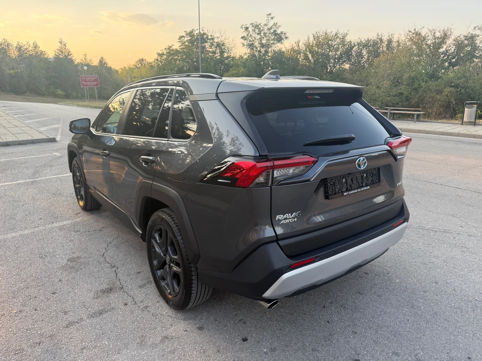 Toyota Rav4 2.5 Hybrid AWD ADVENTURE - изображение 3