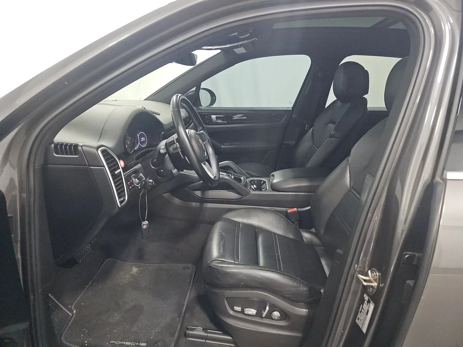 Porsche Cayenne  - изображение 7