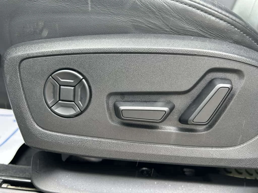 Audi Q3 * quattro * CARFAX * ЦЕНА ДО БГ, снимка 17 - Автомобили и джипове - 53847107