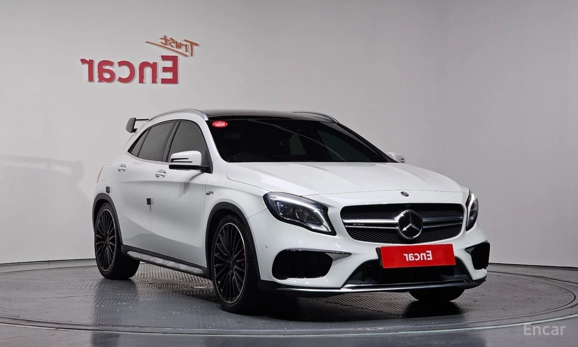 Mercedes-Benz GLA 45 AMG 4MATIC* HARMAN KARDON* MEMORY* PANORAMA* АЛКАНТАРА