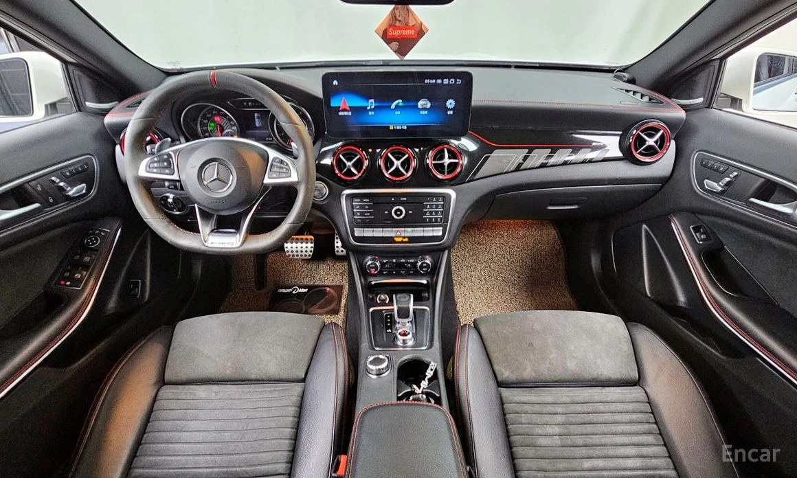 Mercedes-Benz GLA 45 AMG 4MATIC* HARMAN KARDON* MEMORY* PANORAMA* АЛКАНТАРА, снимка 8 - Автомобили и джипове - 53938537