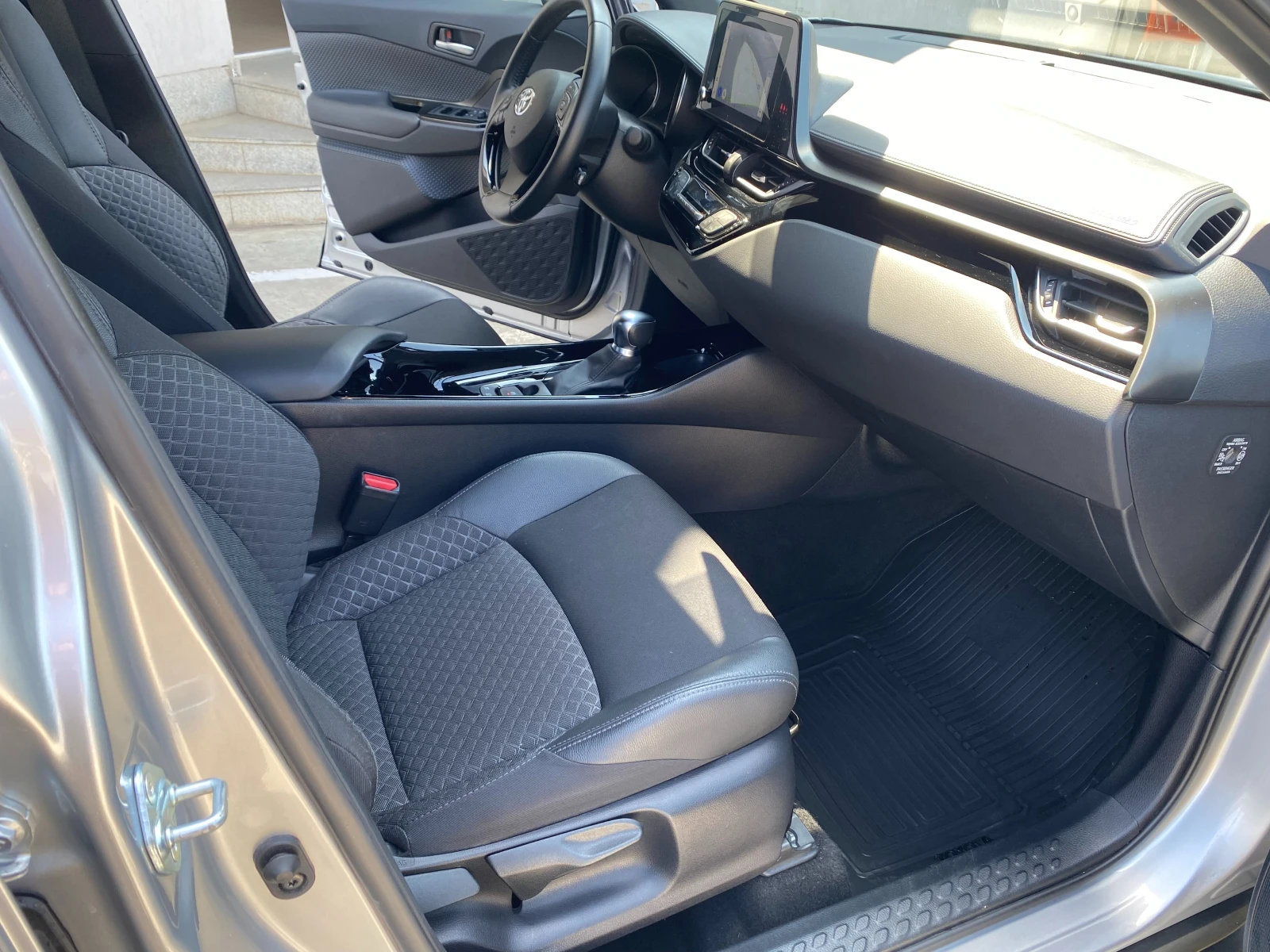 Toyota C-HR 1.8 HEV Club | Mobile.bg � ����������� 14
