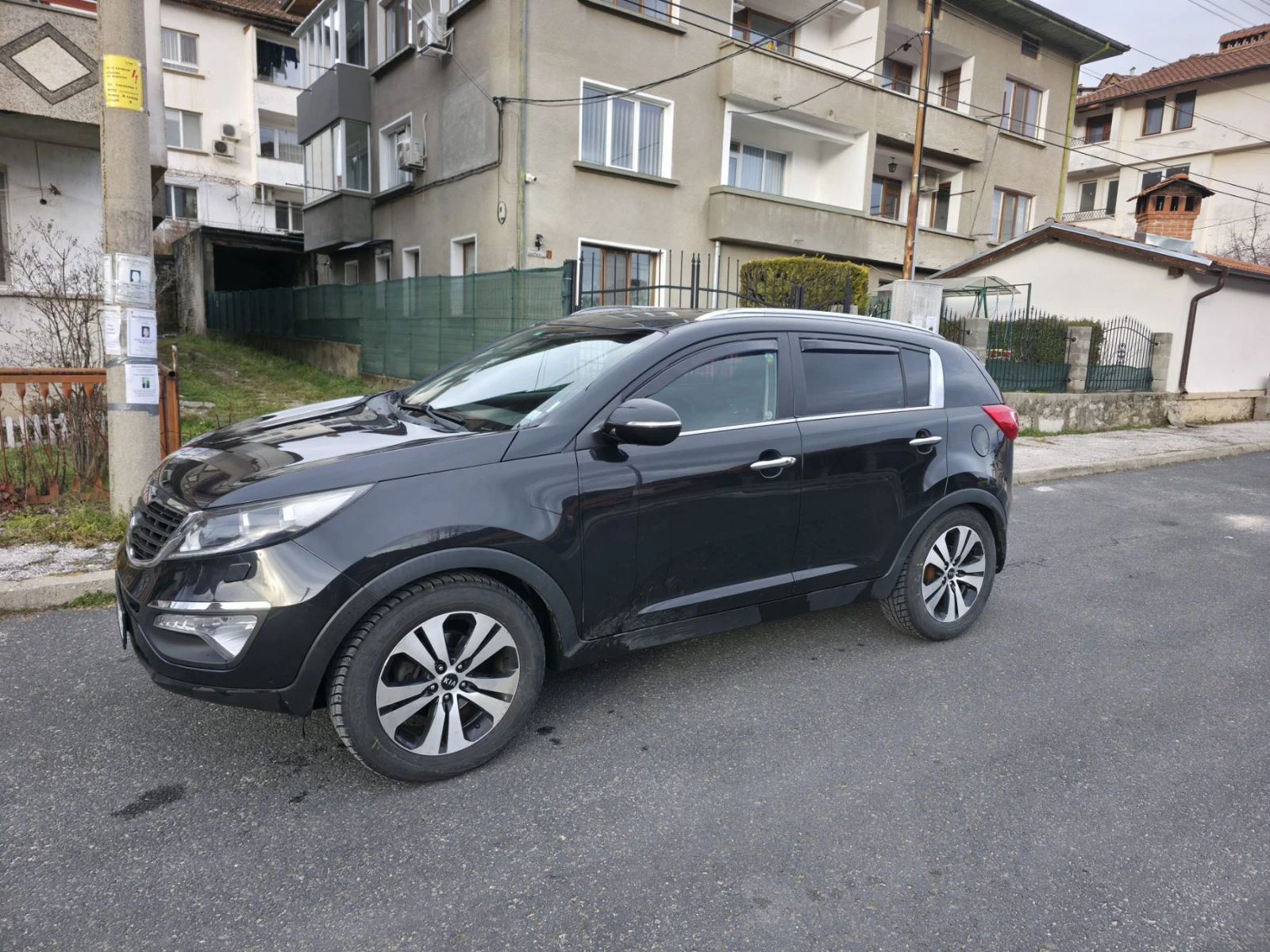 Kia Sportage 2.0i/АВТОМАТ/4X4, снимка 3 - Автомобили и джипове - 54552693