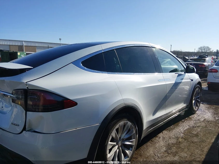 Tesla Model X 100D/75D/90D, снимка 13 - Автомобили и джипове - 54906913