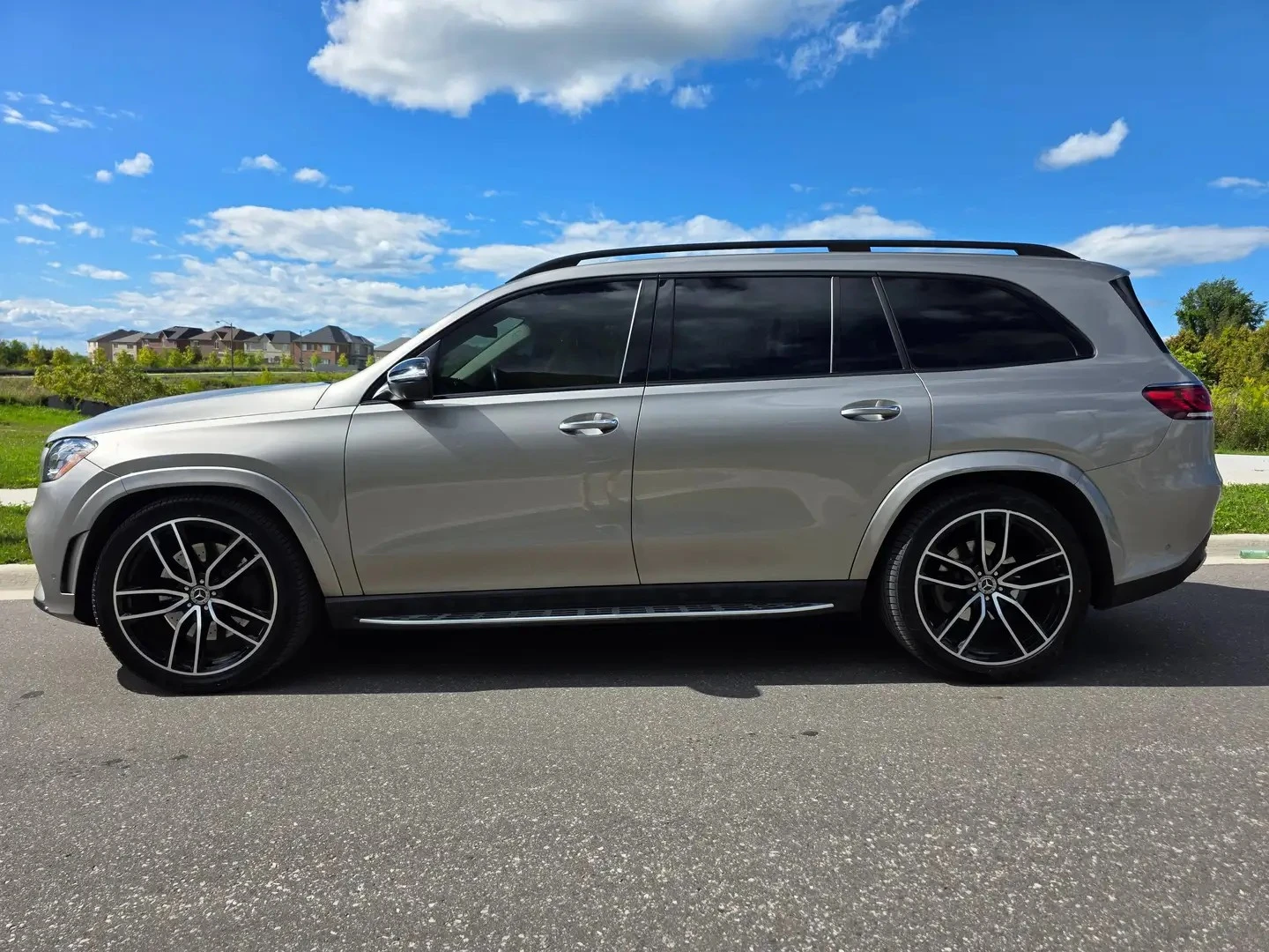 Mercedes-Benz GLS580 AMG* BURMESTER* ОБДУХ* DISTRONIC* PANO, снимка 4 - Автомобили и джипове - 55973413