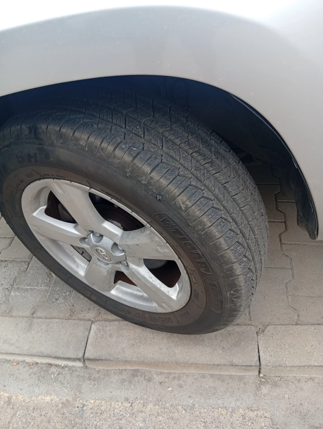 Toyota Rav4 2.2D4D, снимка 3 - Автомобили и джипове - 56172839