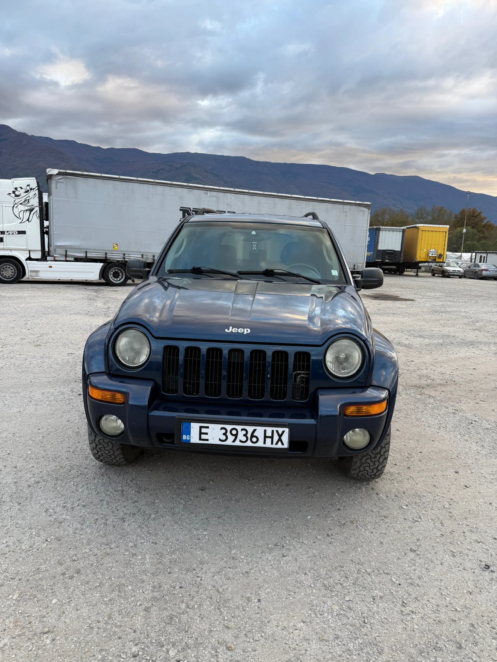 Jeep Cherokee 2.8 Diesel, снимка 2 - Автомобили и джипове - 56684037