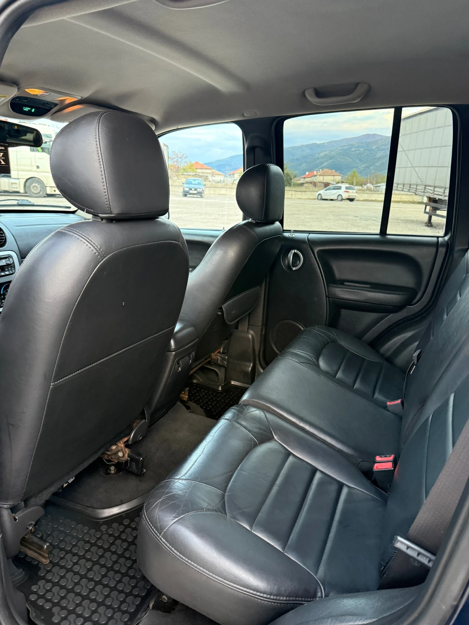 Jeep Cherokee 2.8 Diesel, снимка 9 - Автомобили и джипове - 56684037