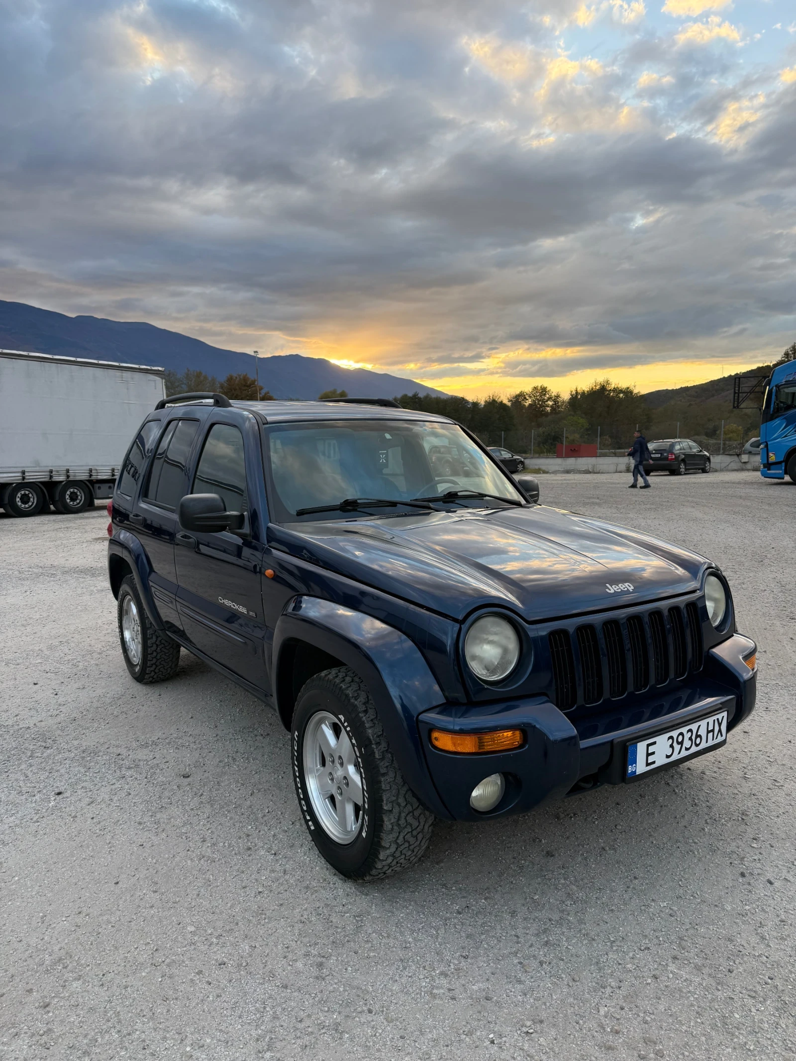 Jeep Cherokee 2.8 Diesel, снимка 3 - Автомобили и джипове - 56684037