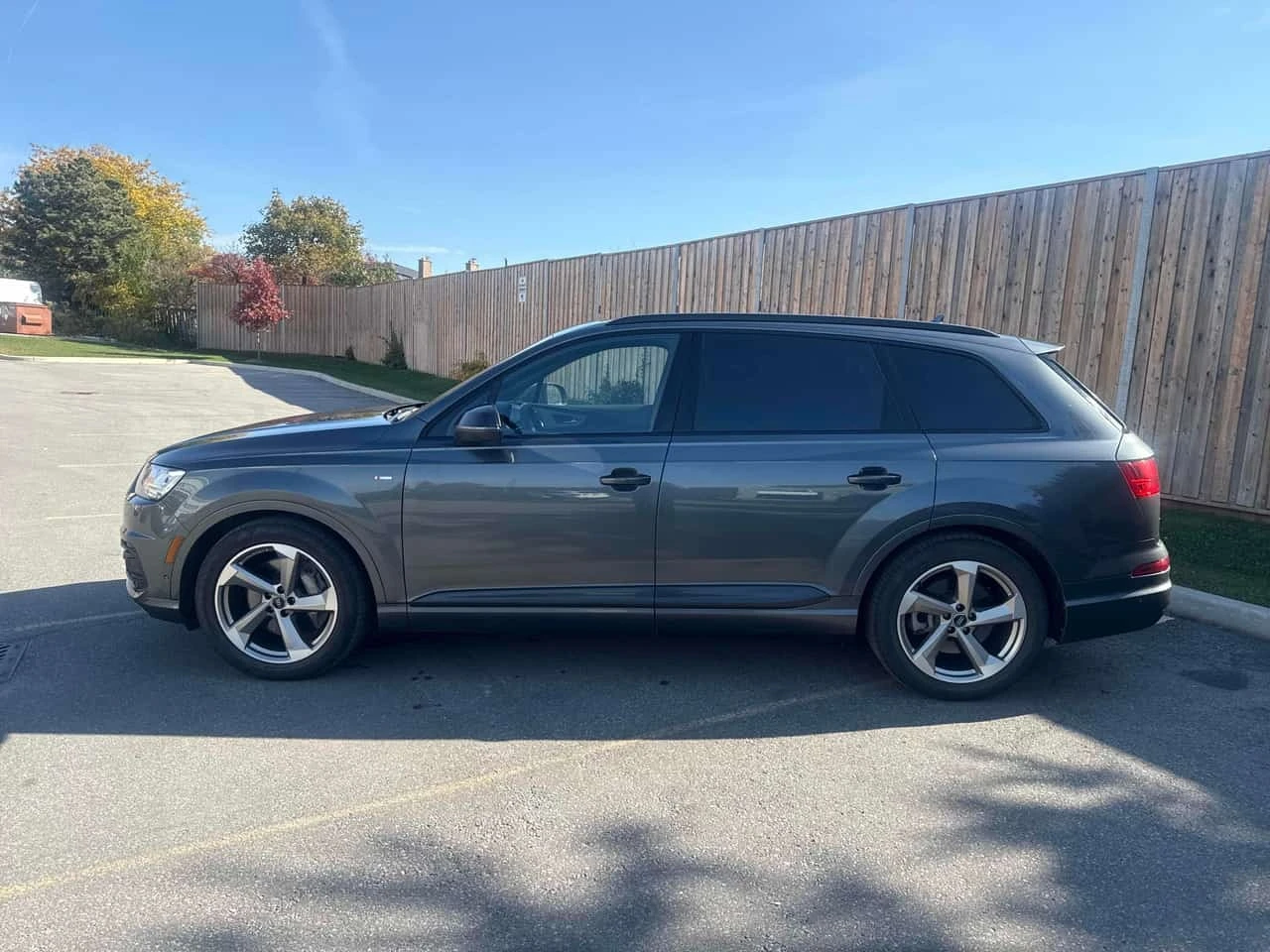 Audi Q7 * Technik * CARFAX * ДИСТРОНИК * 360 КАМЕРА * , снимка 2 - Автомобили и джипове - 56731885