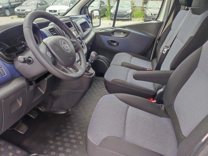 Opel Vivaro 1.6TD-120k.c., снимка 12 - Бусове и автобуси - 45550930