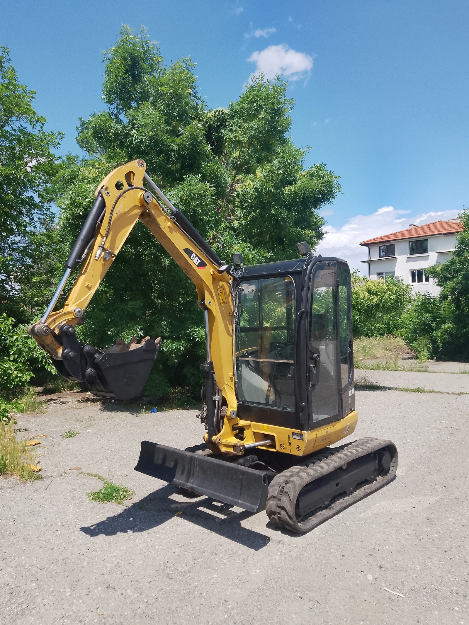 Багер Caterpillar 302.7D