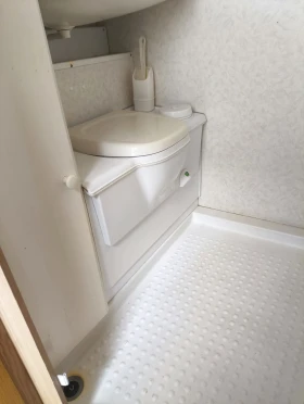 Каравана Chateau Cantara 2000, снимка 11 - Каравани и кемпери - 53646997