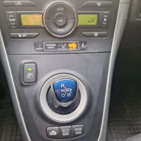 Обява за продажба на Toyota Auris 1.8 16V HYBRID ~14 800 лв. - изображение 2